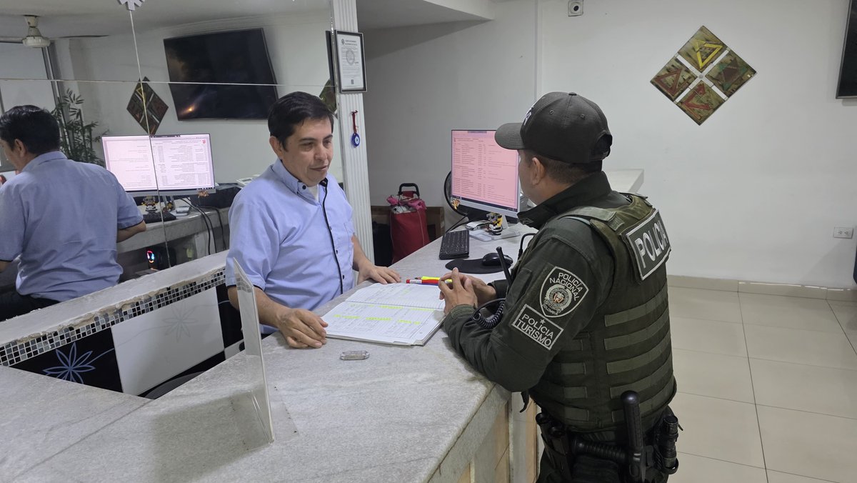 ProteccionPonal's tweet photo. Fortalecemos la legalidad en #Cúcuta con el PLAN MARATÓN HOTELES, realizando control y verificación documental a prestadores de servicios turísticos en el sector céntrico de la ciudad👮 https://t.co/LkRe6D35b0