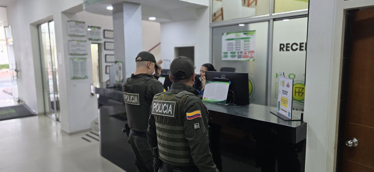 ProteccionPonal's tweet photo. Fortalecemos la legalidad en #Cúcuta con el PLAN MARATÓN HOTELES, realizando control y verificación documental a prestadores de servicios turísticos en el sector céntrico de la ciudad👮 https://t.co/LkRe6D35b0