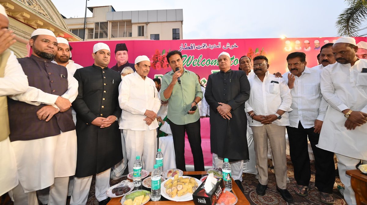 KTR_News's tweet photo. 🟢 February 28th:
Conducted a review meeting with Greater Hyderabad BRS leaders on GHMC election preparations and attended an Iftar gathering in Nampally.

THREAD : (5/6) https://t.co/7capcMnkHt