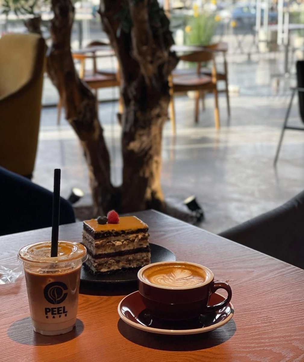 '            وشلوووووووون !! 
ما أحبك وأنا حتى بتفاصيلك أهييييم !🖤✨️