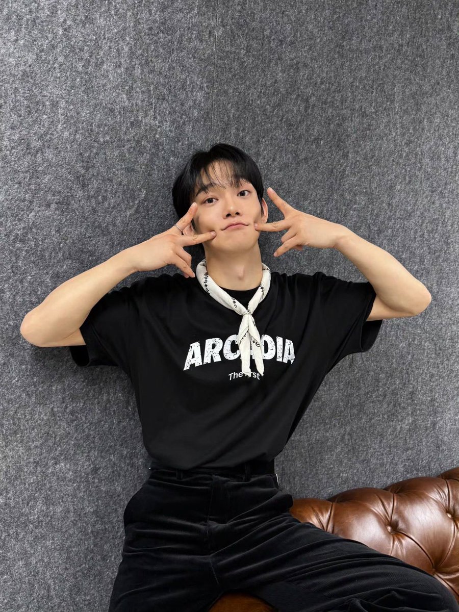 너무 힘들어... 나 지굼 한달동안 뼈부셔지게 일하눈데...
종대야 한국에서 일해주라...
도파민 필요해ㅠㅠㅠㅠㅠ