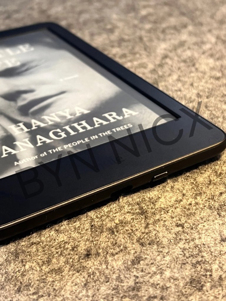 Blinksbewithyou's tweet photo. Complete Inclusions:
• Kindle Device 
• Pristine Box and whatever comes with it
• Charger

Other Inclusions: 
• Kindle Case
• Finger Strap
• Kindle Stand https://t.co/Kxumj0IQfN