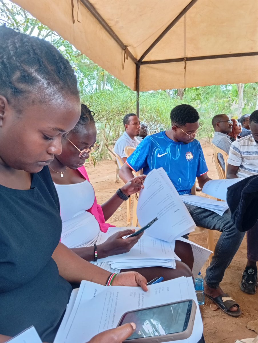 Youth_Dare's tweet photo. We joined a 5-day engagement in Kaloleni, Rabai & Mariakani with @AKUGlobal @KEMRI_Kenya, & Newcastle University to raise awareness on Epilepsy & Parkinson’s. Art performances by Jukwaa Arts helped demystify myths & spark community conversations.
#CommunityHealth #StigmaReduction https://t.co/oKwQLrgw6j