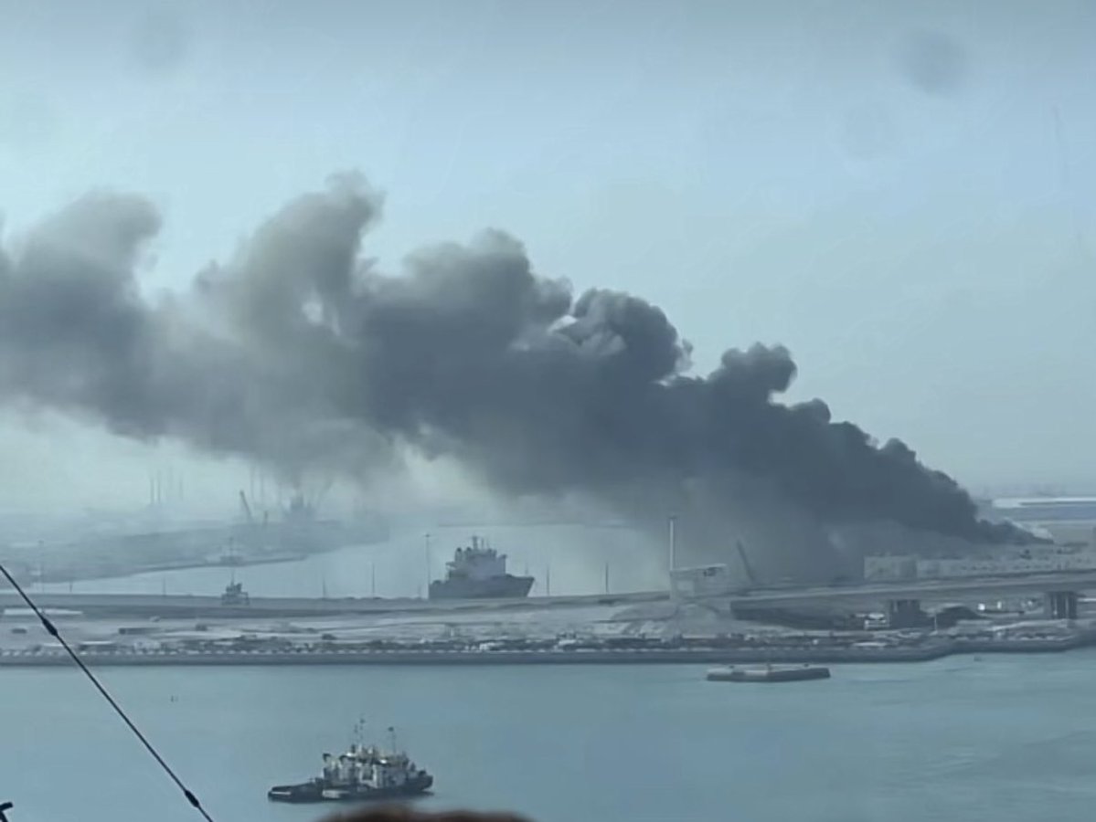 Breaking 🚨 Iran has struck a French navy base in Abu Dhabi. 

There is no information on whether it was a missile or drone that struck it. No information of casualties at this time