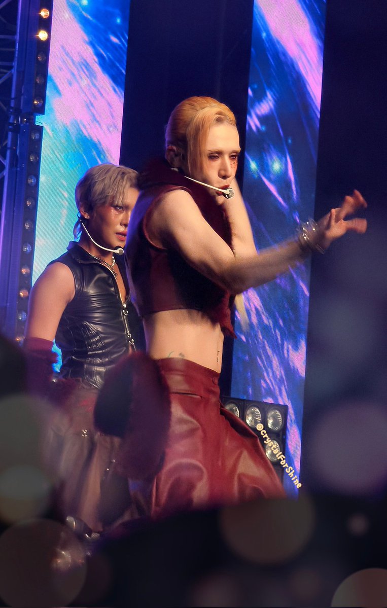 Mama a hottie behind you👀
#xlov #hyun #wumuti #icecreamz