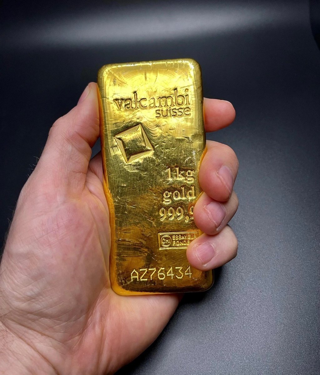 XRPBreakingNews's tweet photo. Would you rather own 50,000 #XRP 💎 or 1kg of gold?🤔👇 https://t.co/cj5Toit2uT