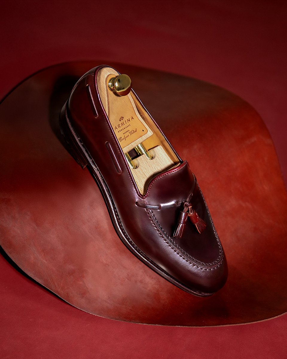 carminashoemake's tweet photo. Shell Cordovan in its many expressions.

Sourced from Horween Leather Company and valued for its depth, density, and enduring character.

50+ MTO designs.
No exclusivity surcharge.
Limited time.

#CarminaShoemaker #CordovanWeek #MadeToOrder #LuxuryFootwear https://t.co/ISc5qqFmEM https://t.co/g9d8Y8SQae