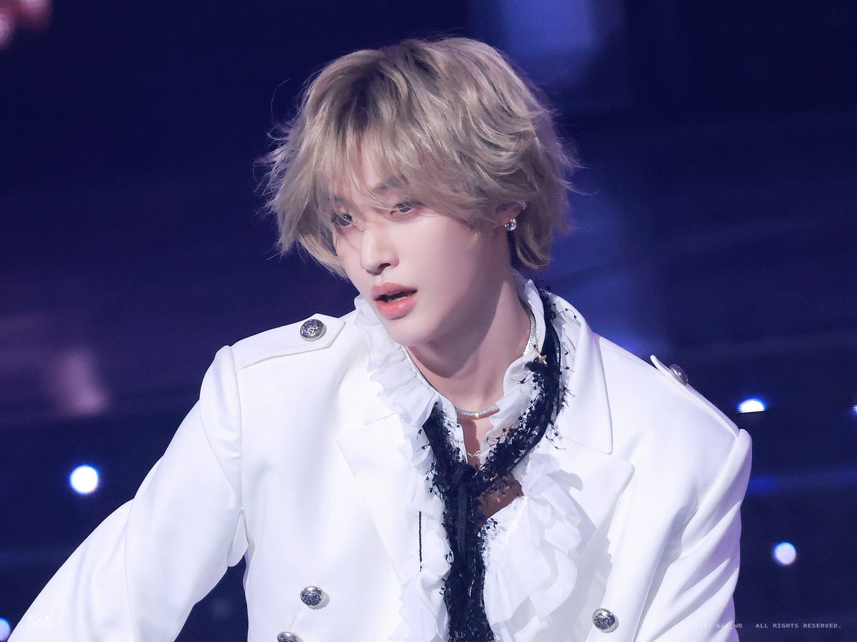 𝒌𝒐𝒊. tweet media