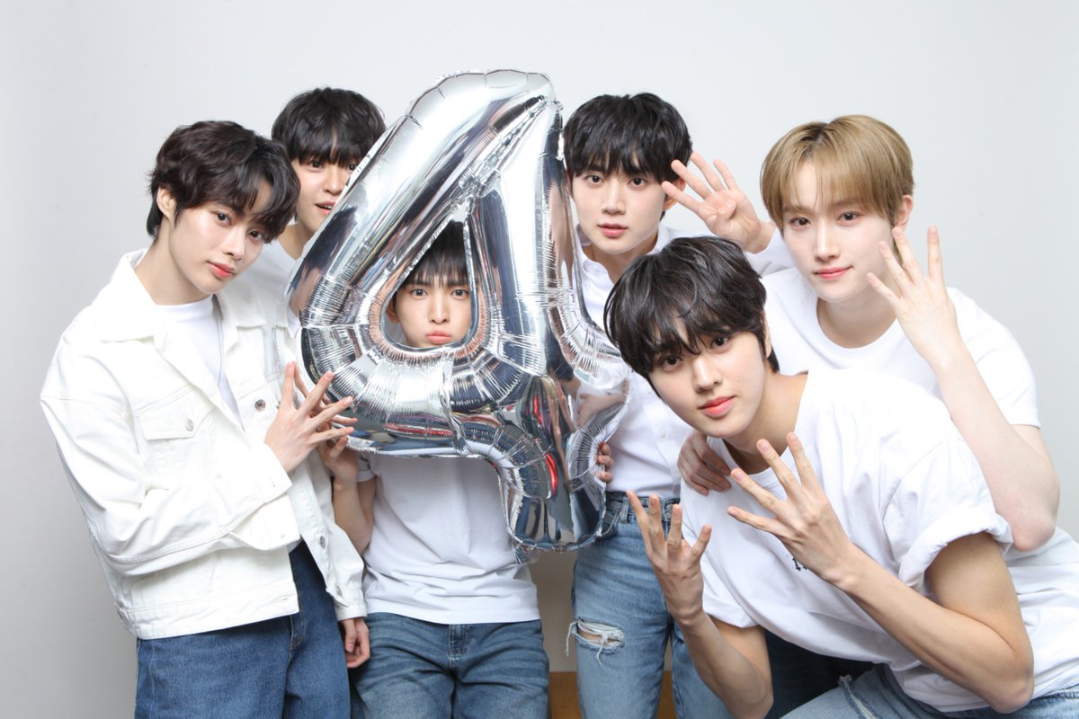 [🎉TEMPEST DAY]

2026.03.02 TEMPEST DAY

TEMPEST 4th Anniversary💙

#TEMPEST #템페스트 
#한빈 #형섭 #혁 #은찬 #LEW #태래
#TPST_4th_Anniversary