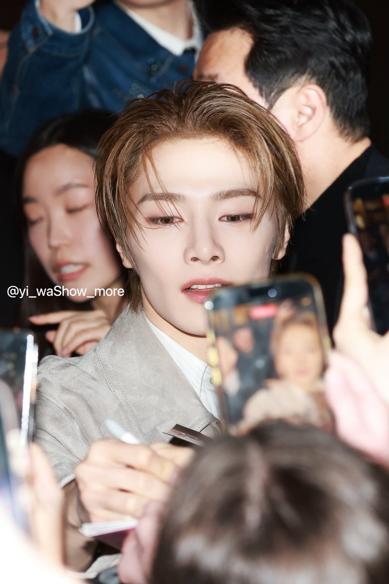 yi_waShow_more's tweet photo. :🍞 

260228 Bottega Veneta MFW '26 HD

Swarmed.
Still shining.

#I_N #아이엔
#BottegaVeneta #보테가베네타
#I_NxBottegaVeneta https://t.co/6wAu8d5T0z