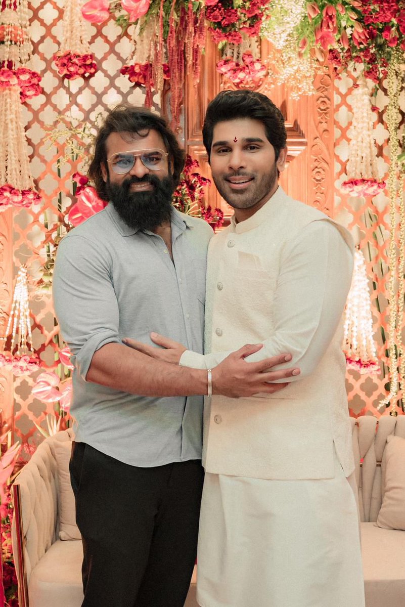 greatandhranews's tweet image. Mega Supreme Hero @IamSaiDharamTej graced the bridegroom ceremony of his cousin @AlluSirish 

#BridegroomCeremony #WeddingVibes #CelebrityWedding