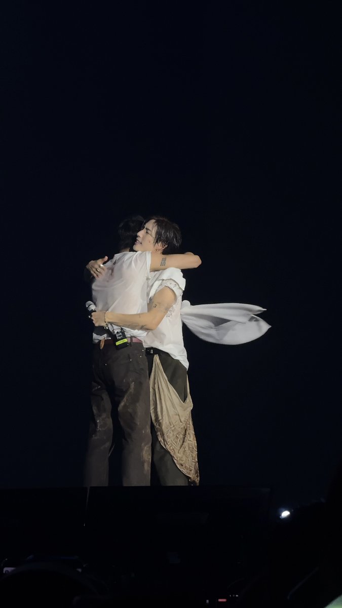 “❤️💜”

#MarkTuanTheShapeOfYou_BKKD2
#MarkTuanFanconBKK2026
#MarkTuan
#Bambam