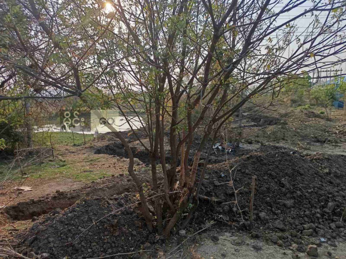 MoeSatKhinn's tweet photo. 🚨 BREAKING: TATMADAW CAPTURES PDF TERRORIST BASE 🚨
Tatmadaw columns have successfully cleared a #PDF terrorist camp located in Koe Pin Village, situated between Thabeikkyin &amp; Tagaung Twsps.
#Myanmar #BreakingNews #Thabeikkyin #Tagaung #SecurityUpdate #WhatsHappeningInMyanmar https://t.co/9ZJv5jpYNr