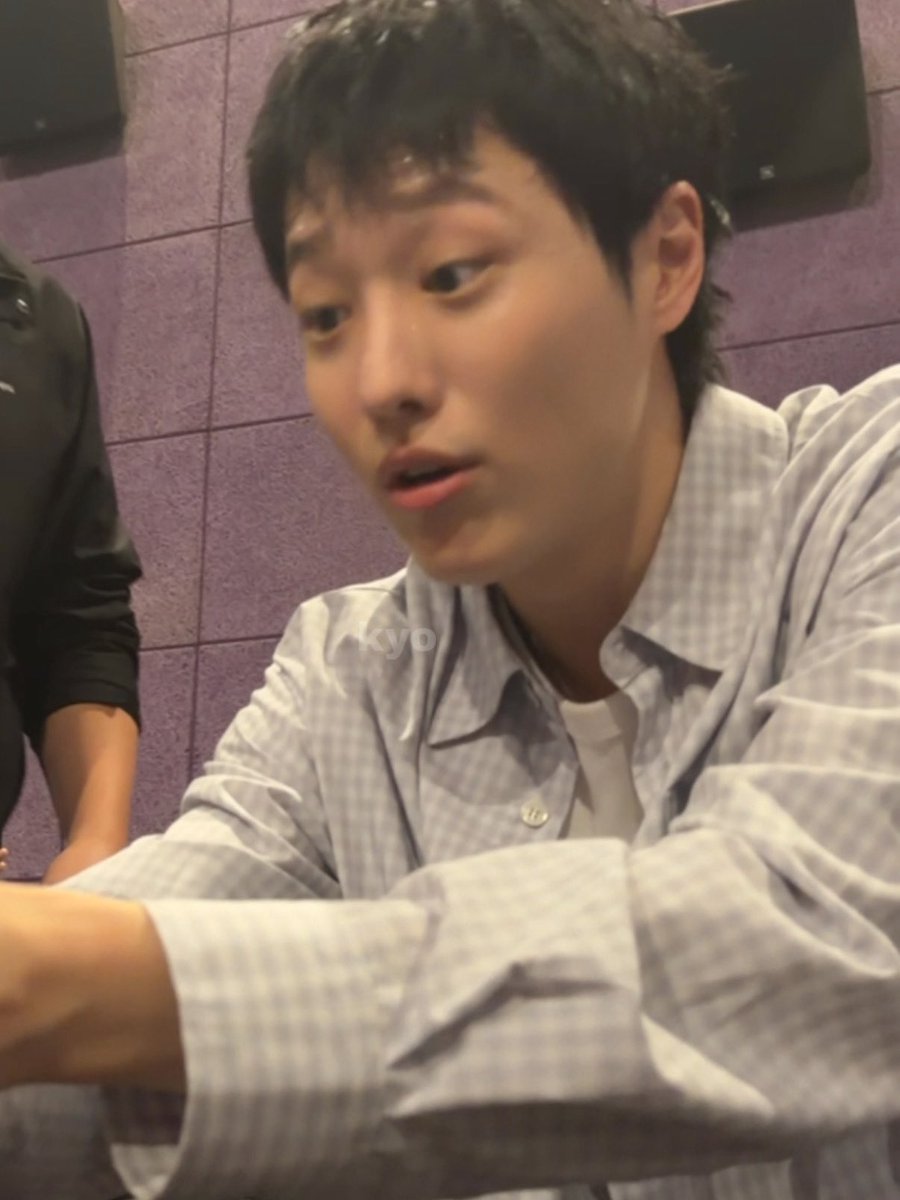 차카닠ㅋㅋㅋㅋㅋㅋㅋㅋㅋ
땀 맺힌거 봐 💧💧💧