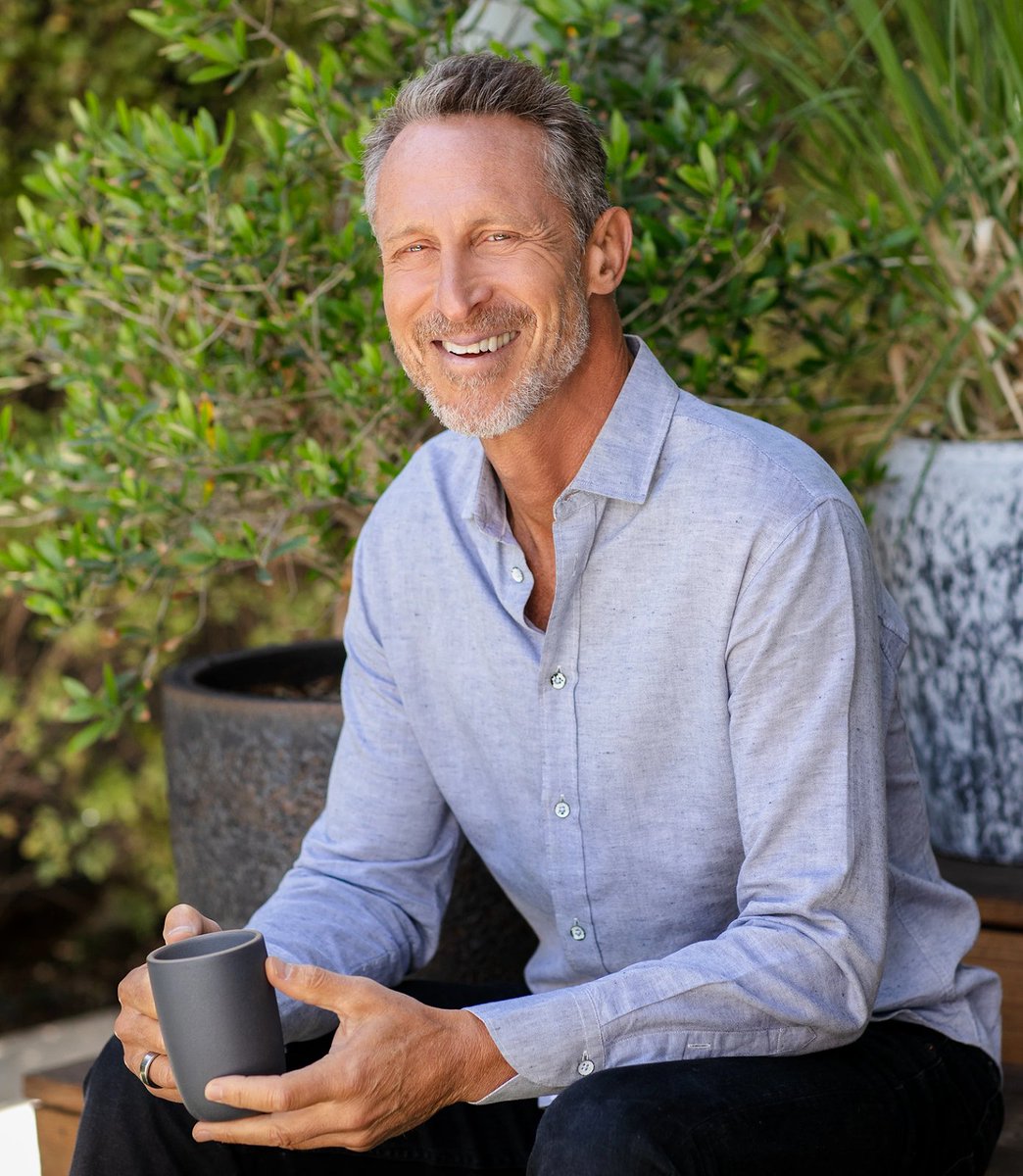He’s challenging EVERYTHING you know about aging.

Meet Dr. Mark Hyman: At 63, his biological age is just 43.

His claim? Food isn’t just fuel—it’s an anti-aging tool that can reprogram genes, cure chronic diseases, &amp; slow aging.

Here's his simple blueprint for peak longevity: