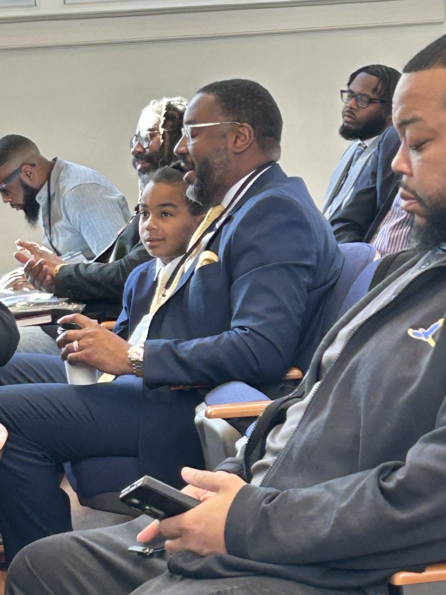 DC_Edvocate's tweet photo. Humbled and truly honored to be the inaugural recipient of the Dr. Martin Luther King, Jr., Educational Justice Award from the National Association of Black Male Educators (NABME).
@DCSBOE
#BlackEducatorsMatter
#LearningMatters✊🏾 https://t.co/dfmI760ER6