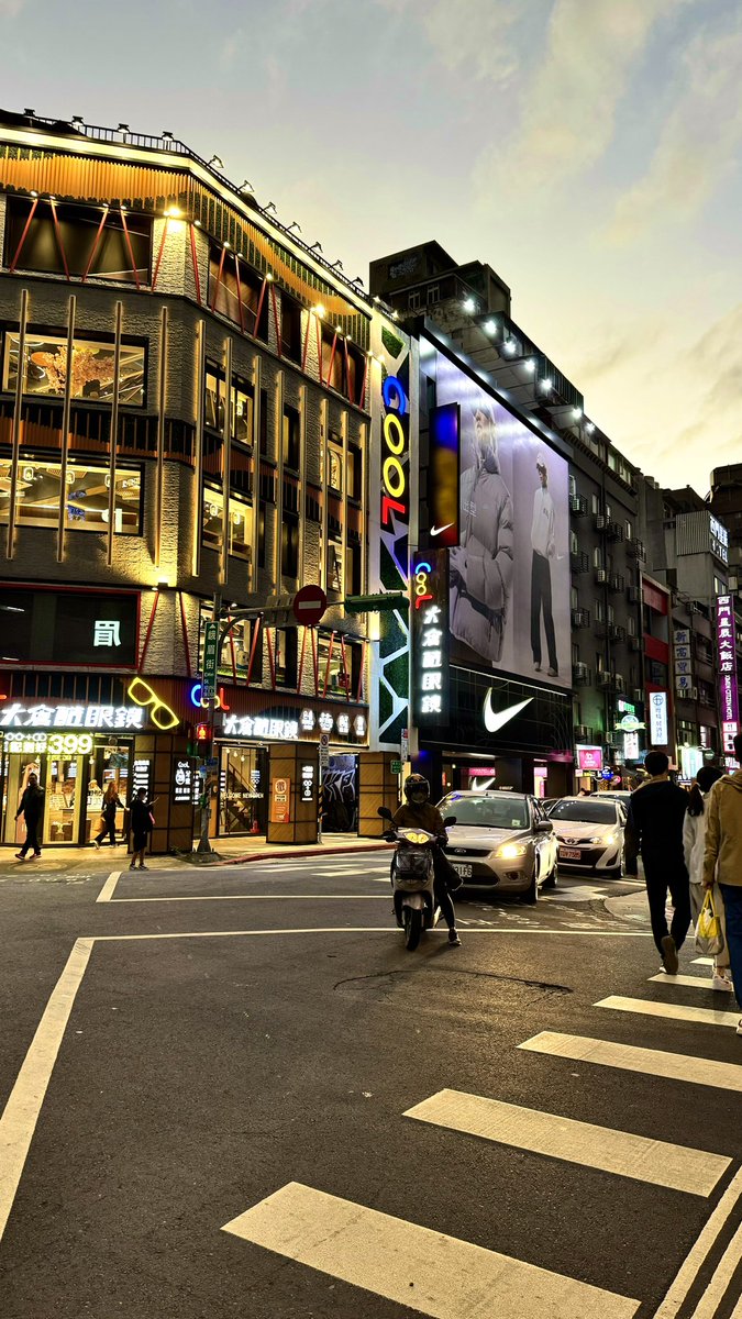 t h é o 🇭🇰 tweet media