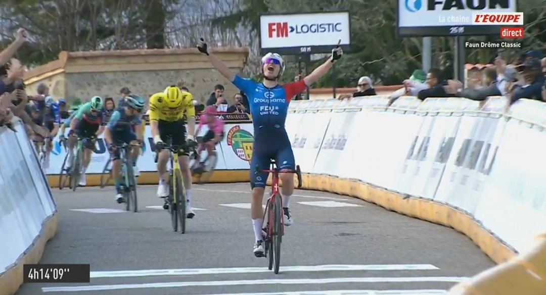 Le Gruppetto tweet media