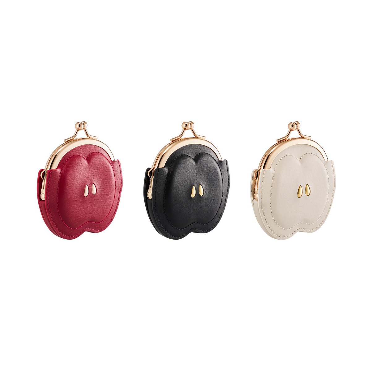 YutaroKumagai's tweet photo. ⁡
⁡
⁡Apple Clasp Purse |   りんごがま口コインケース |   |  Brand : Golden Seed® |  March,2026
⁡
Designed for @appcycle
⁡Photo : @ryoukan_a 
⁡
ブランディングからプロダクトデザインまで一貫してデザイン&監修させていただきましたappcycle株式会社 のオリジナルブランド「Golden Seed ®」から製品第一弾の「りんごがま口コインケース」が本日発表 & 先行予約販売開始になりました🍎
⁡
このプロジェクトはappcycle株式会社が開発するりんごの合成皮革, バイオベースレザー「RINGO-TEX ®」を用いてその素材特性を最大限に活かした製品開発を目指して昨年の５月から私もジョインして本格的に始動しました.
⁡
18歳の頃志したことの一つに,故郷青森の素材を活用しプロダクトデザインを通して良い製品を生み出したいという想いがありました.
青森は一次産業の割合が非常に高いこともあり,それから15年間中々量産するプロダクトに関われずにいましたが,今回はようやくその想いをスタートする事ができる製品開発に関わらせていただき,appcycleの皆さんはじめ関係者にはとても感謝しています！
⁡
この製品の開発には高い技術力が必須で…製品開発は苦労しましたが…最後は日本の職人が巡り合いたくさんの方々が関わり,ようやくお披露目を迎える事ができました！🔥
⁡
とても愛着感の沸く可愛いがま口財布になったと思います. 数量限定200個の販売ですのでご予約はお早めに！　※今ならオリジナルりんごジュースも貰えます🍎🍎

＊Golden Seed®について↓
⁡
＊＊＊＊＊＊＊＊＊＊＊＊
⁡
Seed（循環する種をまく）： 生命の源である種のように、一度役目を終えた素材を再び社会へと循環させ、持続可能な未来を芽吹かせます。
Gold（黄金の価値と向き合う）： 捨てられるはずだったものに光を当て、独自の技術とデザインによって、唯一無二の価値を持つ製品へと昇華させます。
Aomori（青森のポテンシャル）： この土地の資源、文化、そして技術。青森だからこそ生み出せるクリエイティビティを、世界へと発信していきます。
　青森県が誇る「りんご」。
その加工過程で生まれる残渣は、これまで「廃棄物」として扱われてきました。
しかし、私たちはそこに、磨けば光る「黄金の価値」が眠っていると確信しています。
 「Golden Seed®」シリーズは、これら未利用資源を単なるリサイクル素材としてではなく、次世代へと繋ぐ「黄金の種（Golden Seed®）」として再定義するために誕生しました。
⁡
＊＊＊＊＊＊＊＊＊＊＊＊

#appleclasppurse
#apple
#appcycle 
#aomori 
#clasppurse
#clasp
#purse
#productdesign
#craftsmanship
#industrialdesign
#design
#yokohama
#japan
#yonenoidesign
#yutarokumagai
#appcycle
#りんごがま口
#コインケース
#財布
#アップサイクル
#りんご
#サスティナブル
#エシカル
#バイオベースレザー
#循環
#共創
#青森
#プロダクトデザイン
#インダストリアルデザイン
#デザイナー
⁡