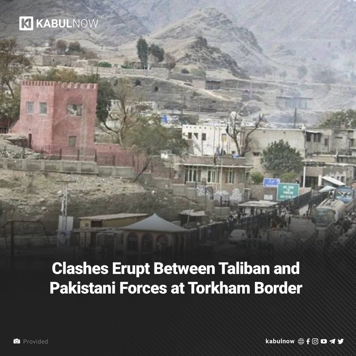 Limportant_fr's tweet photo. Des affrontements ont éclaté entre les forces talibanes et les troupes frontalières pakistanaises au point de passage de Torkham, désormais sous contrôle taliban @KabulNow https://t.co/pFpiAfS5uZ