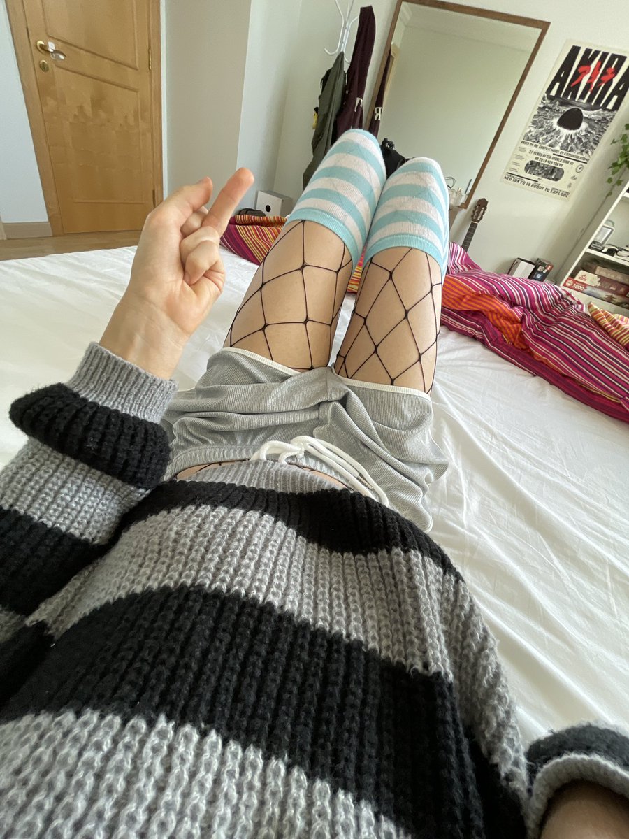 softfemboythighs tweet media