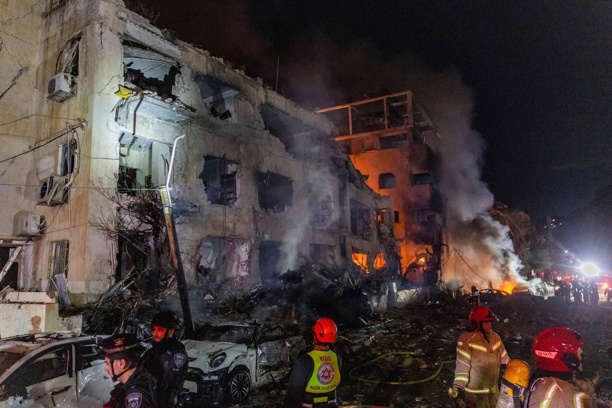 Too much beauty for one set of eyes.

Tel Aviv last night, after being hit by Iranian missiles.