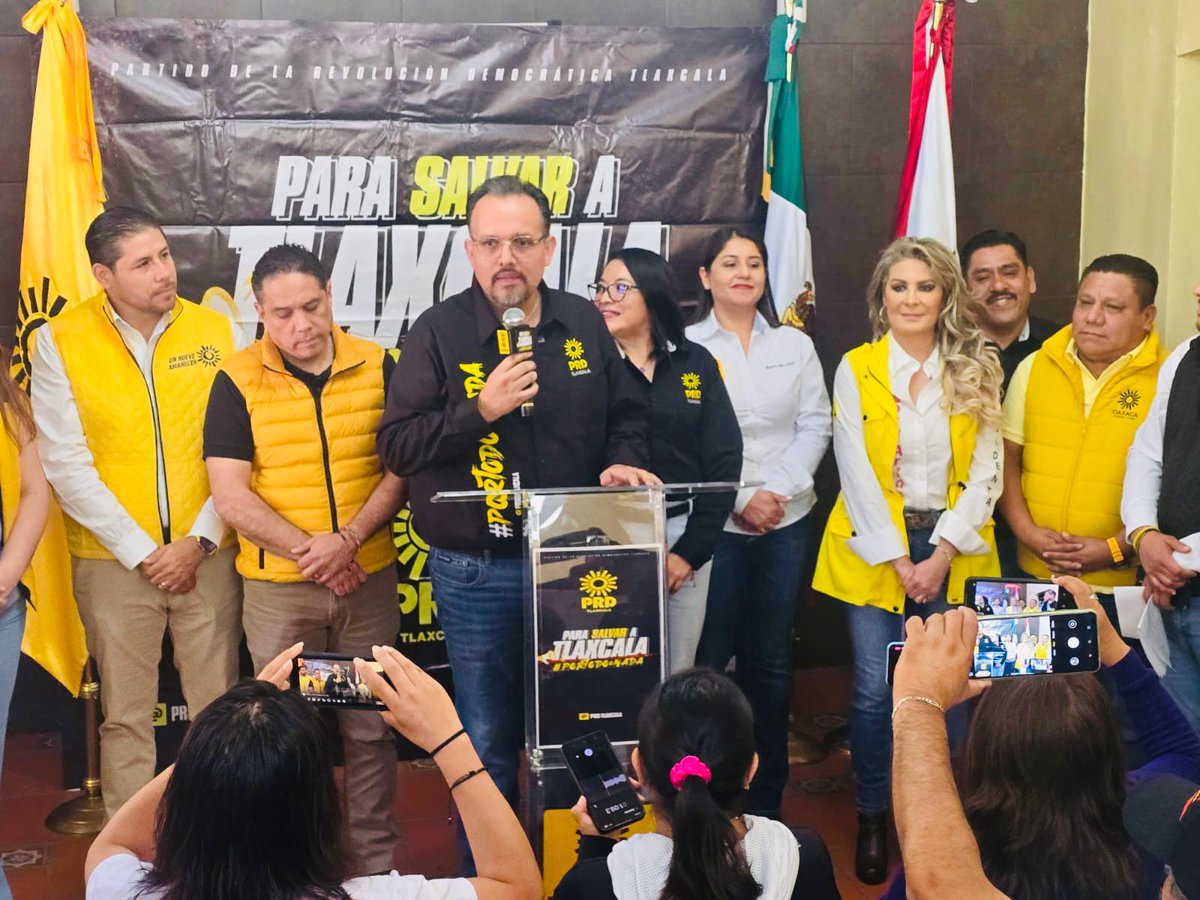 _PRD_HIDALGO's tweet photo. Desde Tlaxcala iniciamos actividades con un llamado claro a la militancia perredista: es momento de unirnos y trabajar por la gente. 
La ruta está trazada: NO más alianzas electorales con PRI y PAN. 
¡Sigamos juntos por un mejor país y un mejor Hidalgo! 
#PRDHidalgo #UnidadPRD https://t.co/hei6aRuDgs