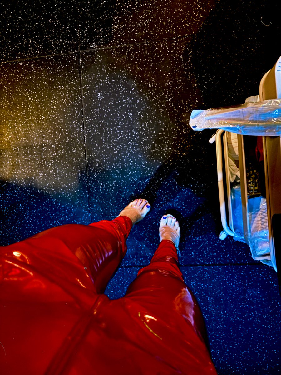 Dominatrix Fay tweet media