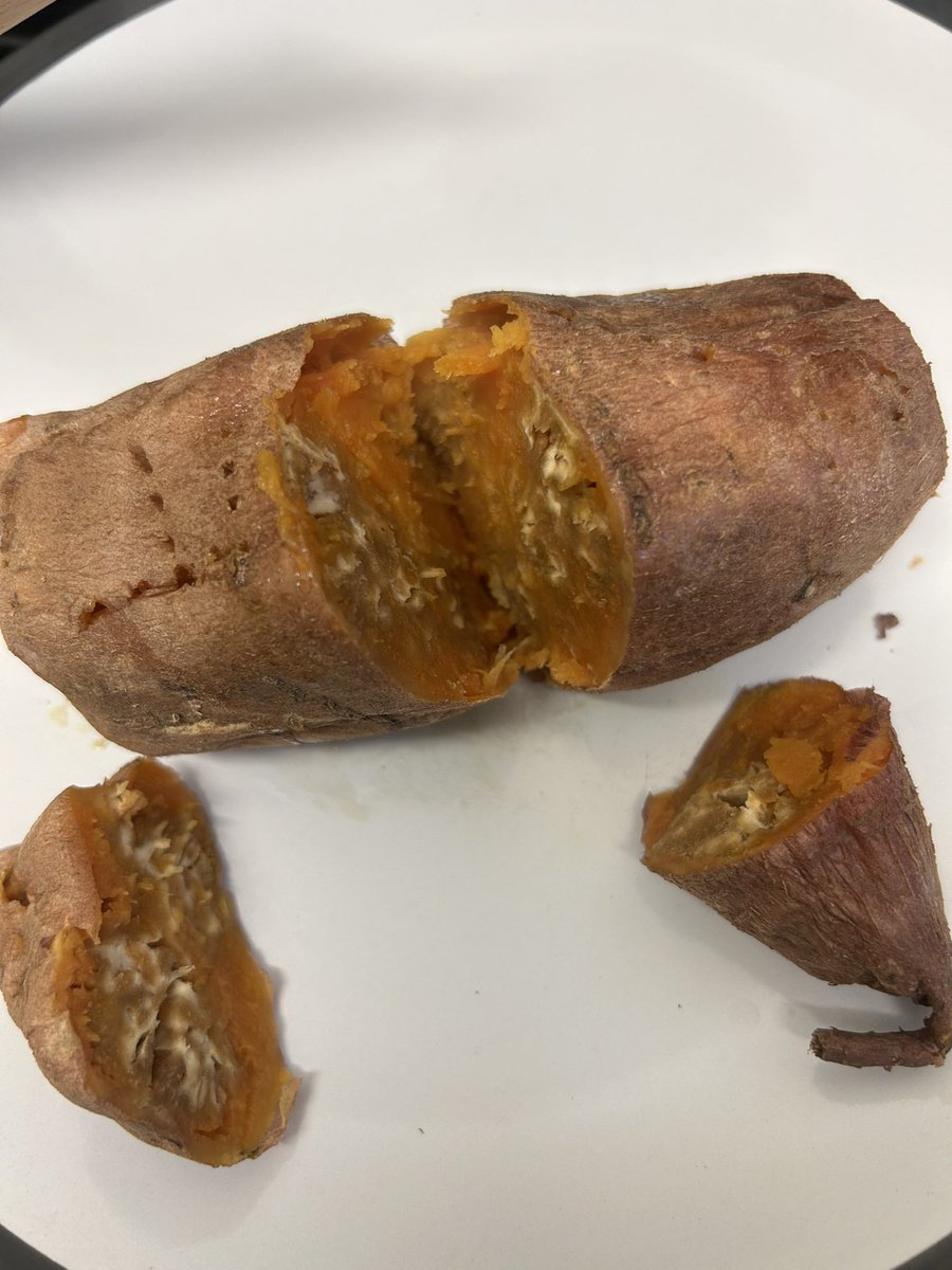 tomlin1973's tweet photo. @lidl...
Just bought this potato
and it is rotten!
The worst thing is, I
purchased it in a store that only opened on Wednesday!! - dread to think what they will be like
by next week 🙈🙈 https://t.co/l5kR9H0oCu