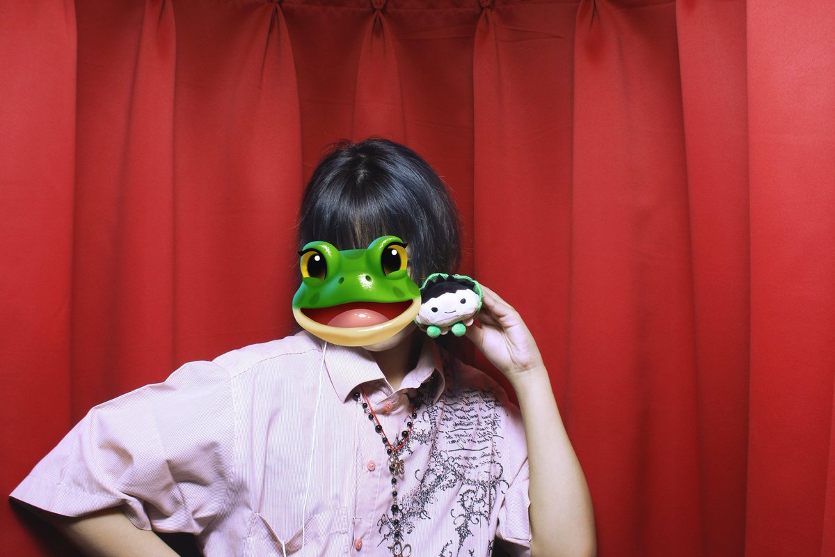 cherryflqvourd's tweet photo. last stop

photobooth!! https://t.co/oqAPrKqtvr