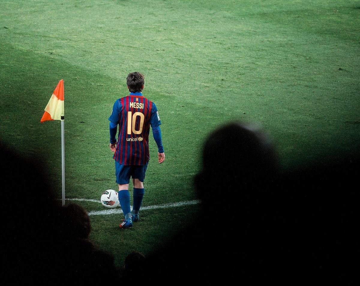 LionelMessiTR_'s tweet photo. 🗣️Lionel Messi;

"Bazen 25 yaşında olmak ve kariyerime yeniden başlamak istiyorum." https://t.co/Bq8D6KGYMZ