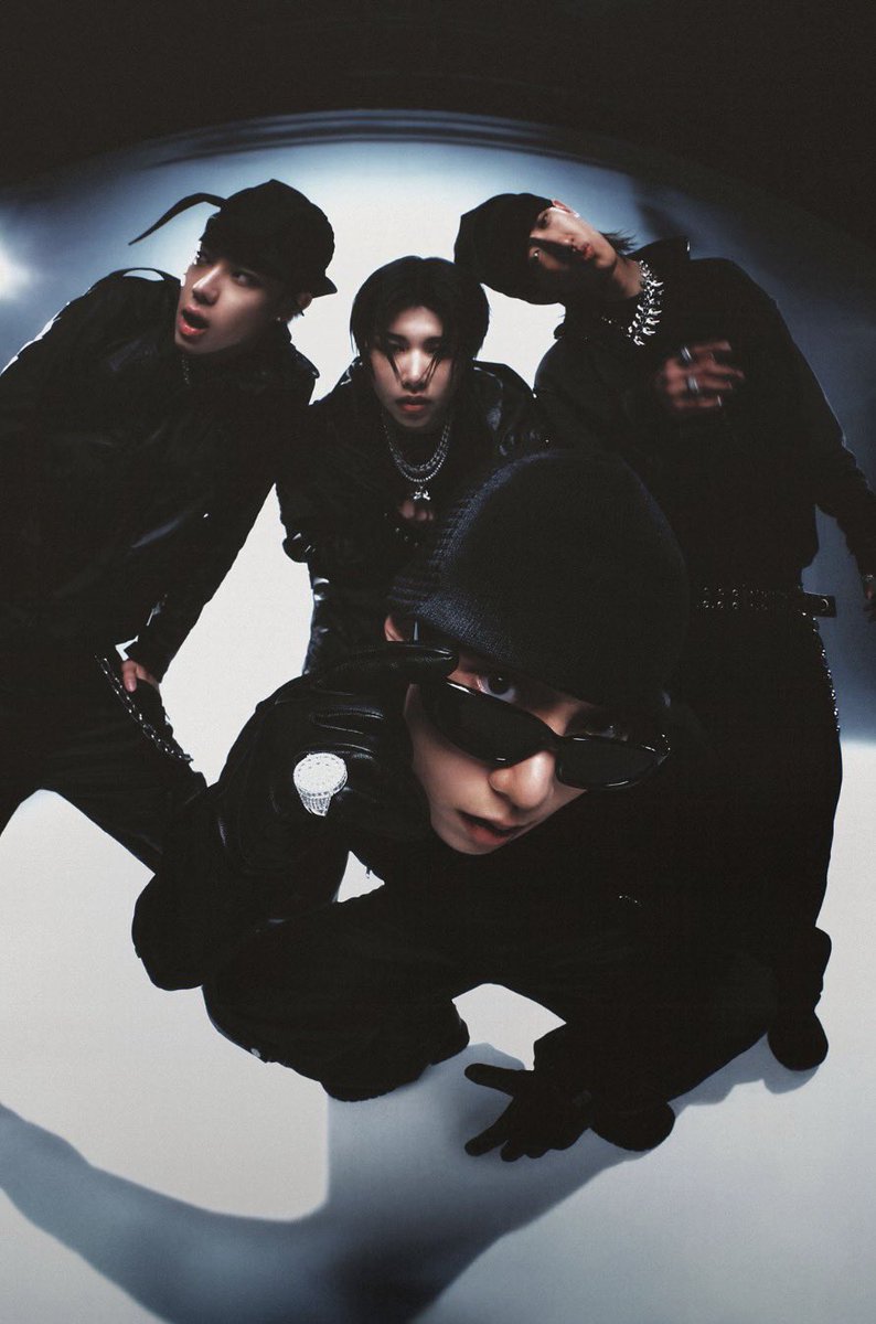 ej ᵔ ᵕ ᵔ tweet media