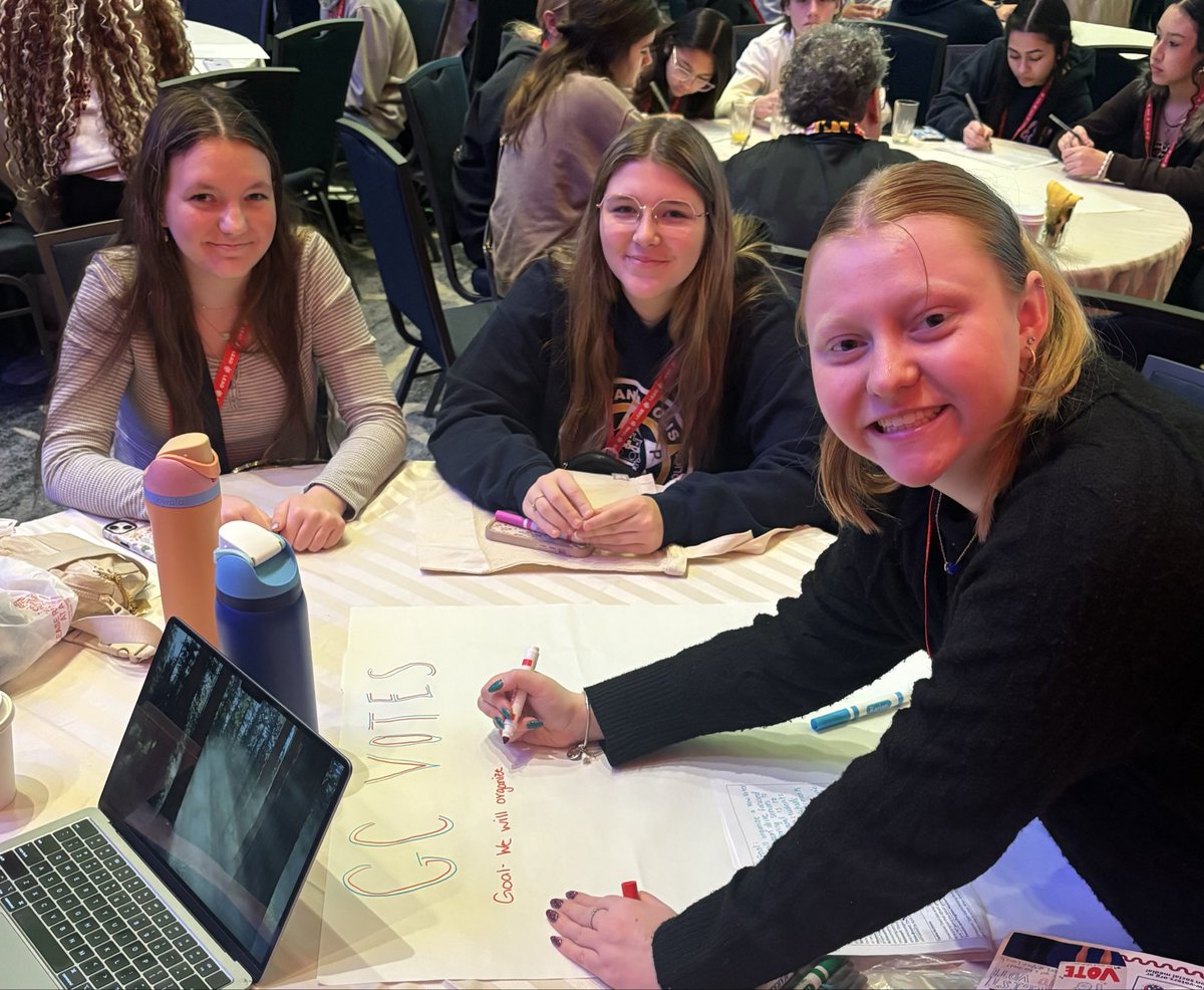 Amanda Hodge tweet media