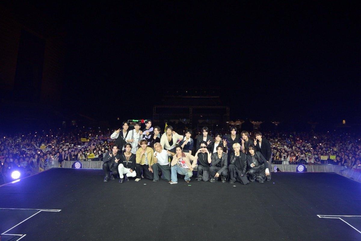 HFU_official's tweet photo. [📸] 1st FNC BAND KINGDOM IN HONG KONG DAY2

최고로 행복했던 이틀간❤️‍🔥
와주신 여러분 감사합니다!!🙌

最高に幸せだった2日間❤️‍🔥
来てくれた皆さんありがとうございました‼︎🙌

#HiFiUnicorn #하이파이유니콘 #HFU #하파유 #FNCBANDKINGDOM https://t.co/WJFlbRwtWj