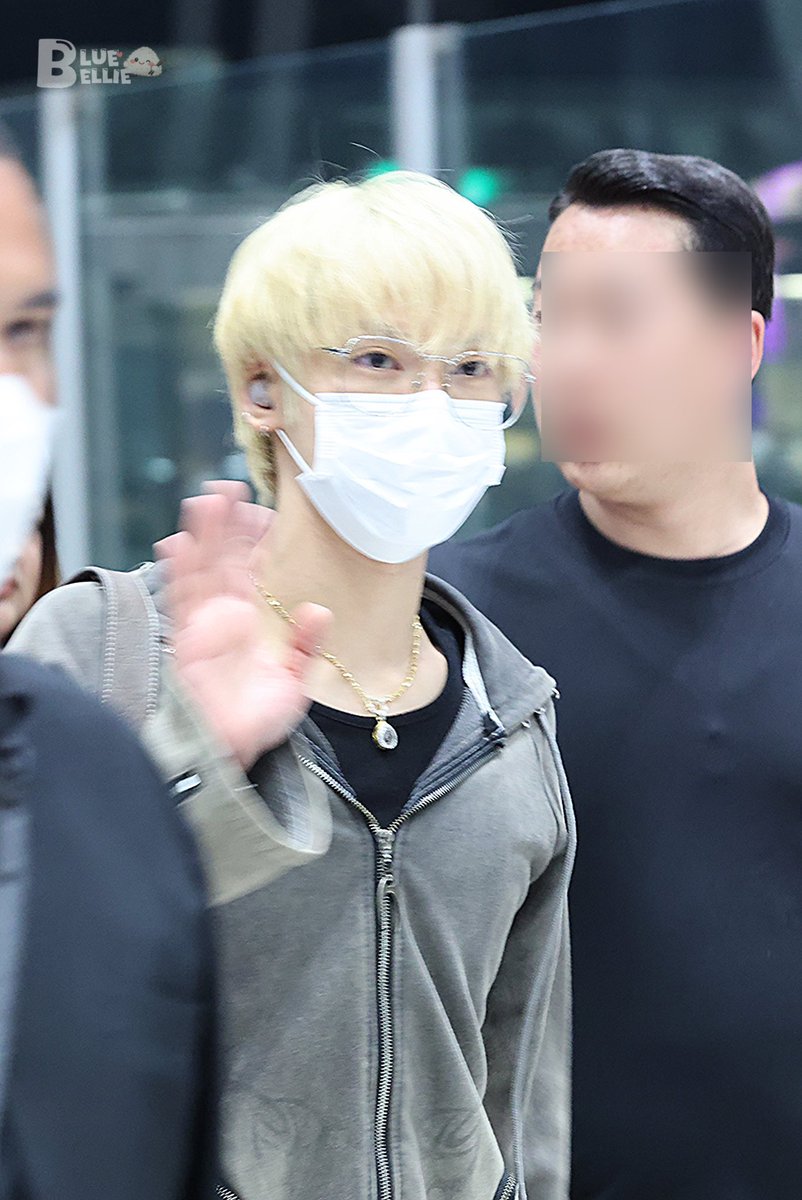 กลับแล้วววว 3 วันในไทย ไม่รู้มางานอะไร แต่นี่แฮปปี้มาก ขอให้งานออกมาดี มีคอนเนคชั่นปังๆติดตัวกลับไป ไม่เจ็บไม่ป่วยด้วยน้าาา 🐱✈️🇰🇷