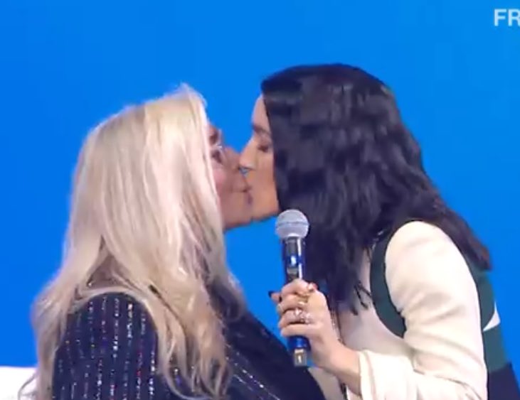 piruvatos's tweet photo. nuove madrine pride 2026 #DomenicaIn #Sanremo2026 https://t.co/zgRuJkrIDx