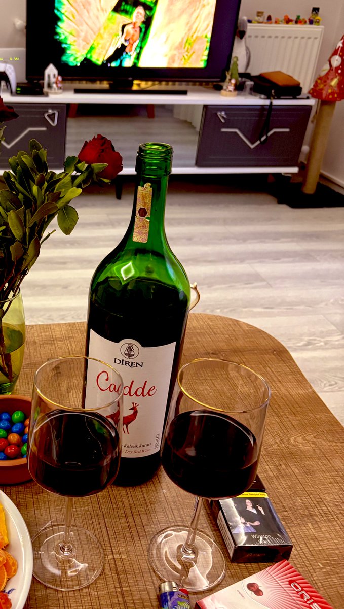 ela🇮🇷 tweet media