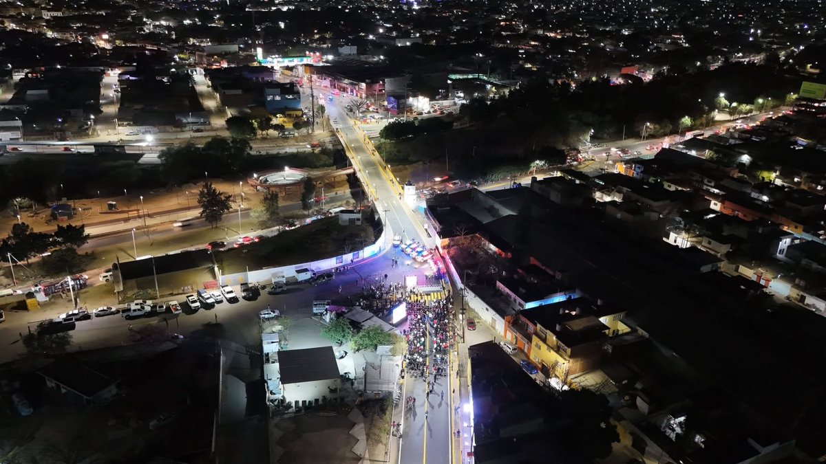 Por ello, junto al Gobernador <a href="/salomonj/">Salomón Jara Cruz</a>, el Srio. <a href="/FelixQuirozJ/">Félix Quiroz Javier</a>, puso en marcha la primera etapa de #SenderosSeguros, una acción clave de la estrategia #OaxacaSegura.

​No solo estamos iluminando calles; estamos recuperando la confianza en nuestros espacios públicos con: