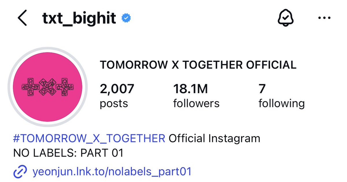 all their profile layouts have been updated 🩷🤍🖤