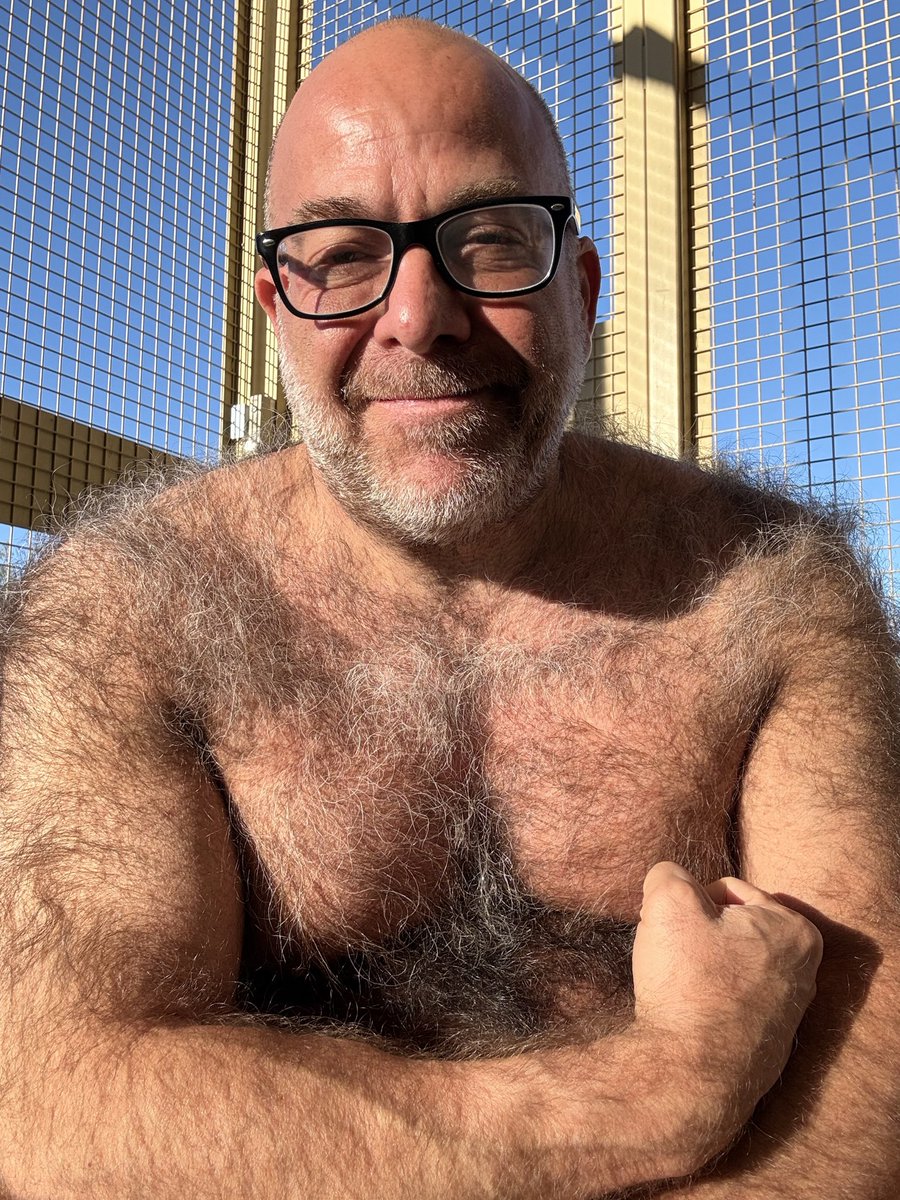 I’m Alan & Im hairy tweet media