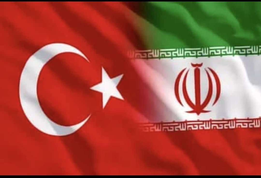 Bu savaşta büyük şeytan ve onun gayrı meşru çocuğuna karşı İran'ın tarafındayım. #IranWar #IranvsUSA