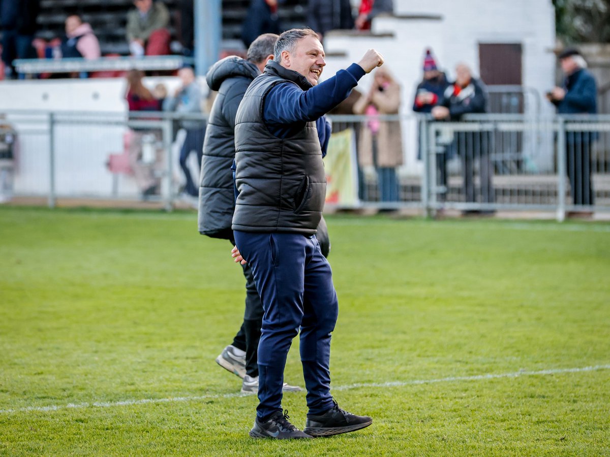 Lydia & Nick tweet media