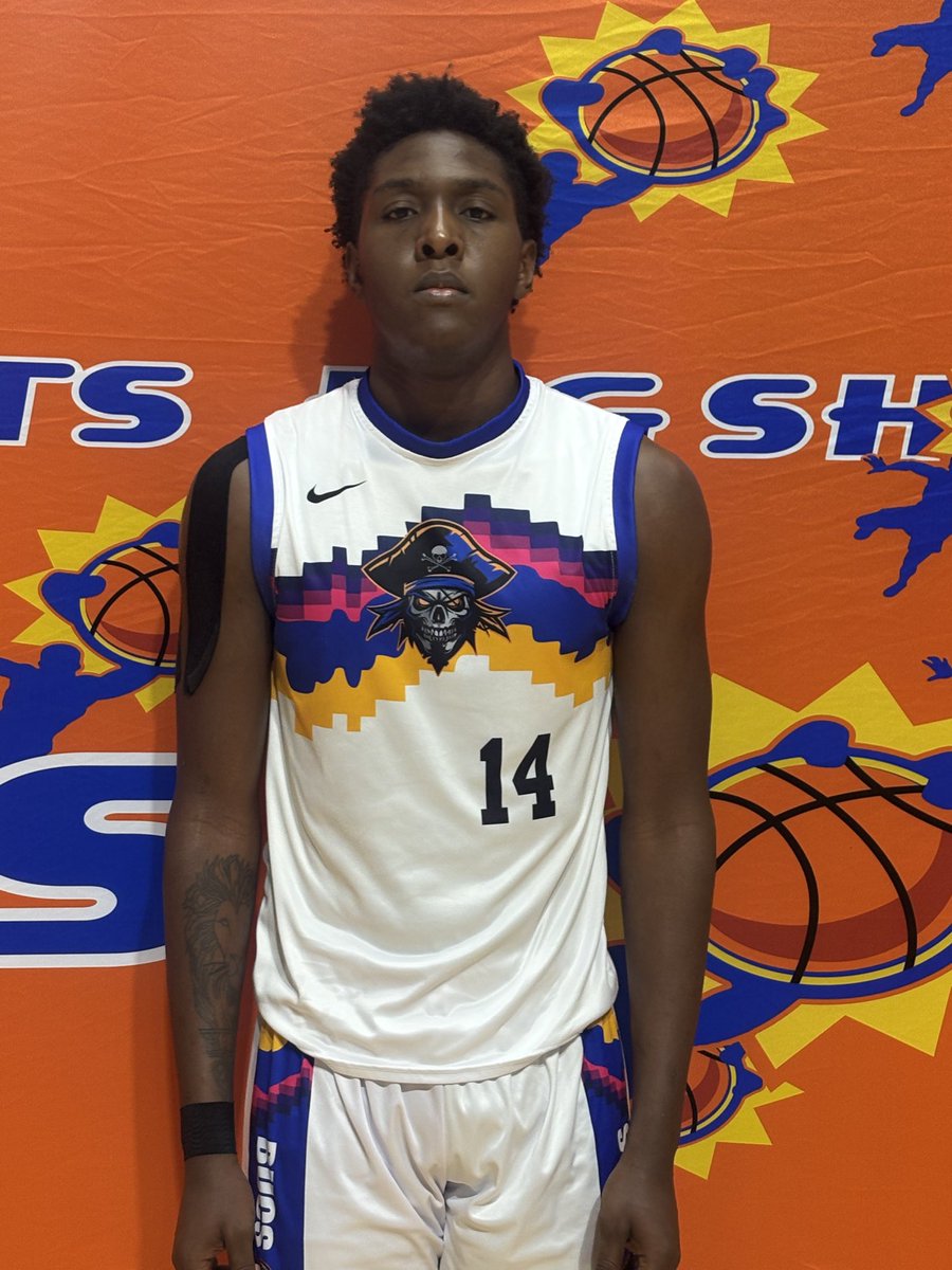 BIG SH🏀TS tweet media