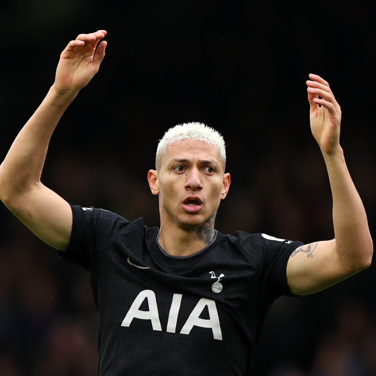 Premier League tweet media