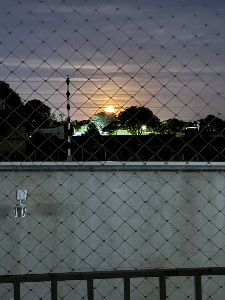 colombolf's tweet photo. @QGdoPOP Hoje as 04:30 da manhã estava assim https://t.co/ELJFsw4blX
