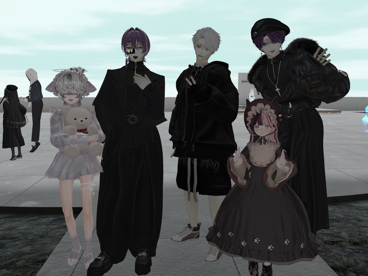 stepVRC's tweet photo. 大感謝のお写真達①🤍🖤
#monometryfan #VRChat https://t.co/Jj6QAzfEfy