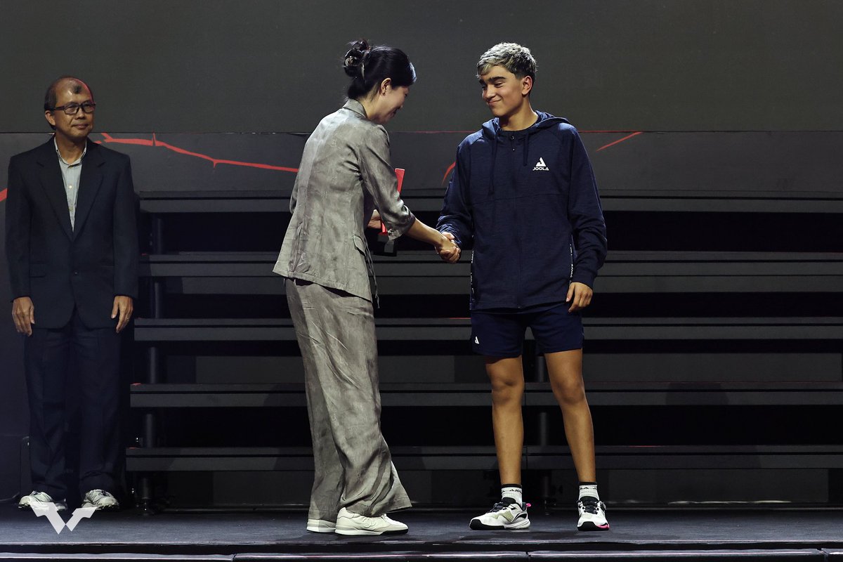 Felicitaciones para Emanuel Otalvaro 🇨🇴 por conquistar el 2° lugar en U19 Masculino en el Singapore Youth Smash 2026 🇸🇬 

¡Un resultado GIGANTE que refleja el enorme trabajo diario detrás de cada punto! 

¡Felicitaciones, Ema! 🙌🌟 

📸 <a href="/WTTGlobal/">World Table Tennis</a>