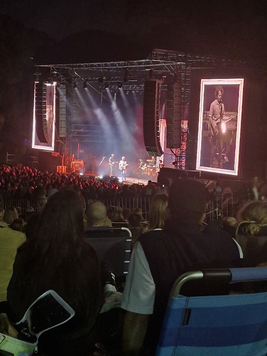 spockles27's tweet photo. 1st concert for 2026.... Bernard Fanning 🤘 https://t.co/J69vVHK9dF
