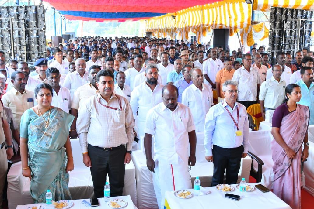 Honb'le PM Modi inaugurated the redeveloped #Thiruvarur Railway Station under the ABSS via online mode &amp; the plaque was unveiled by Shri V. Selvaraj, Hon’ble MP &amp; Smt. S.Bhuvanapriya, Hon’ble Chairperson of Thiruvarur 
Municipality,in the presence of senior railway officials