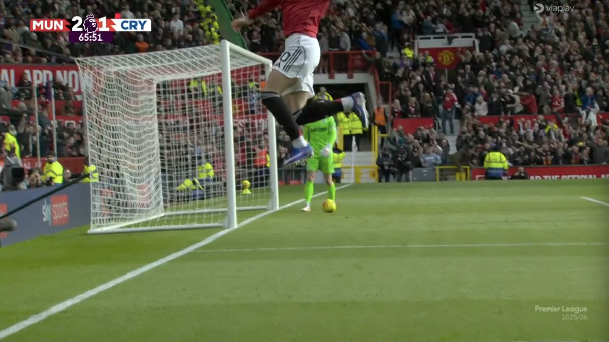 The Touchline | 𝐓 tweet media